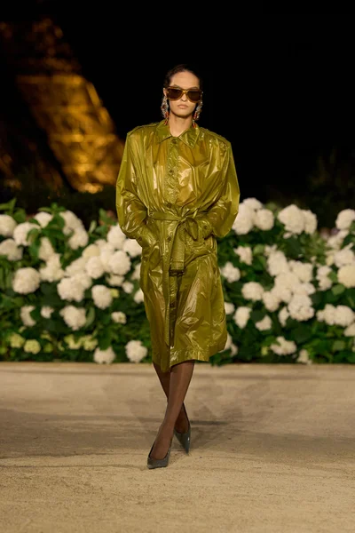 Look 32